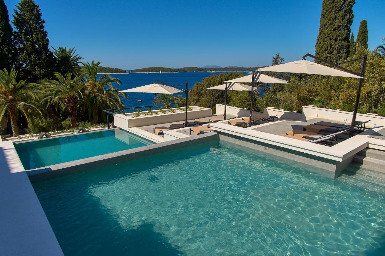 Moeesy, Blue & Oasis Hotel Hvar Town