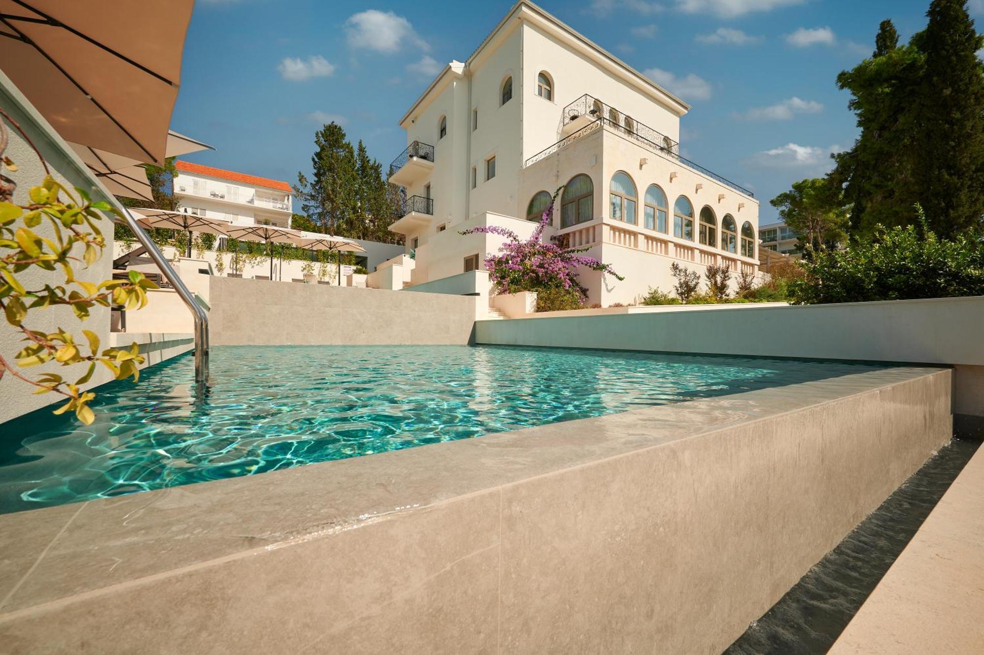 Hotel Moeesy, Blue & Oasis