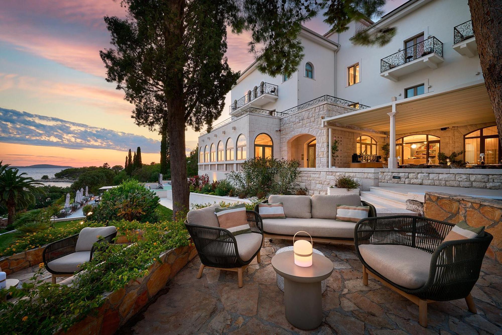 Moeesy, Blue & Oasis Hotel 5*