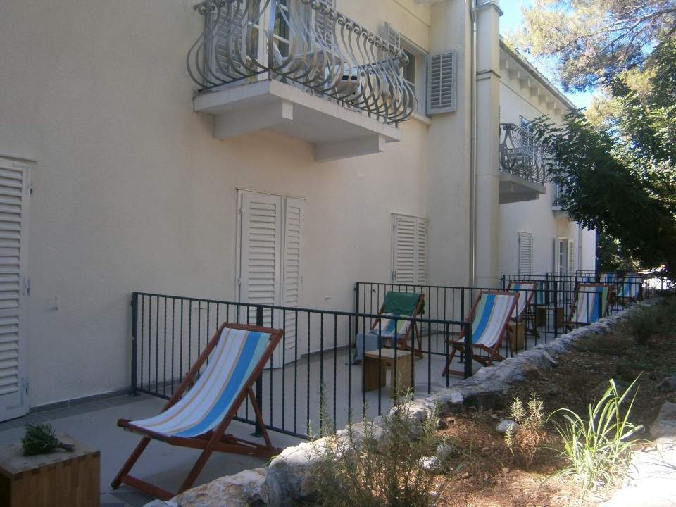 Moeesy, Blue & Oasis Hvar Town