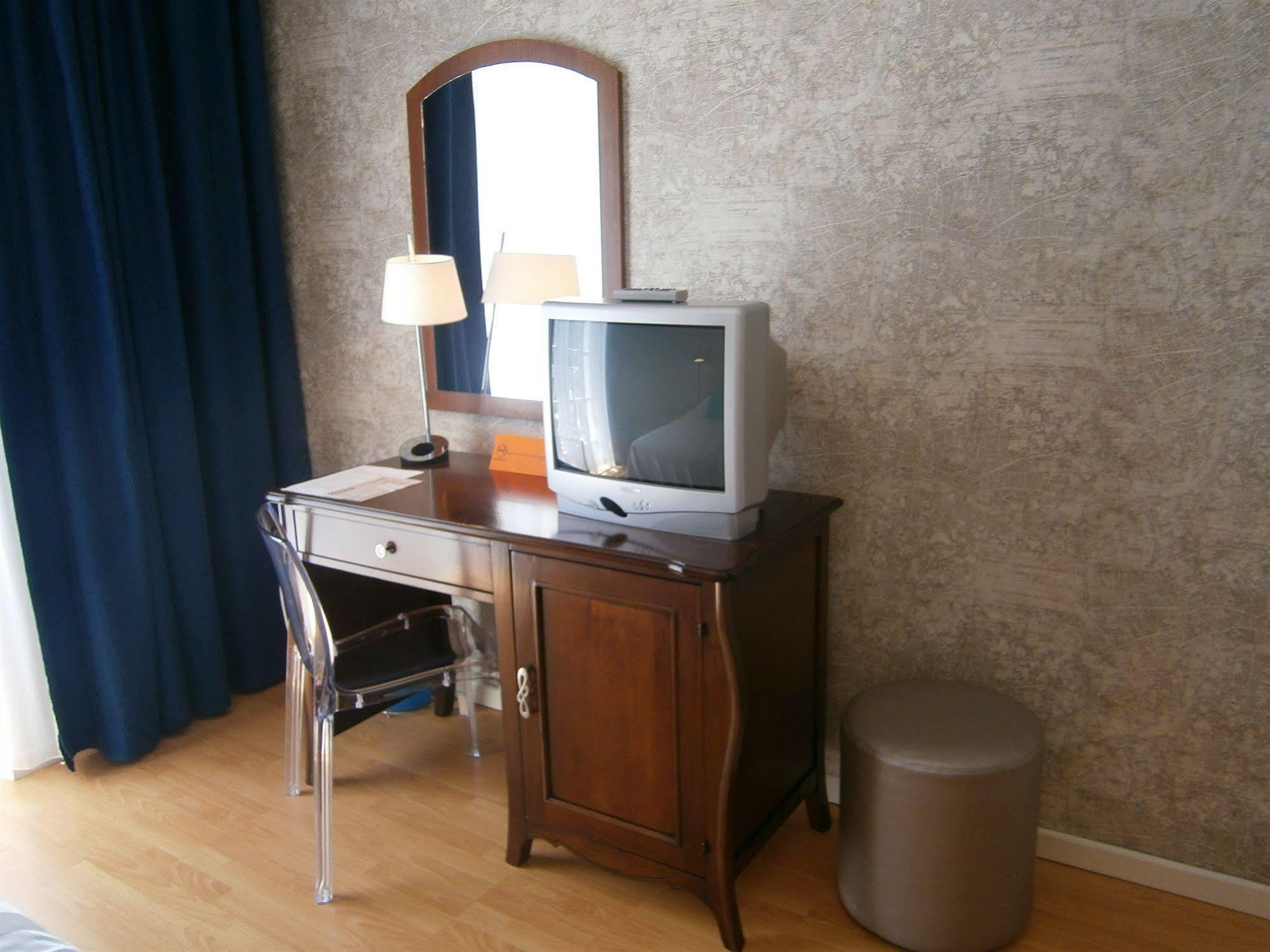 Moeesy, Blue & Oasis Hotel 5*